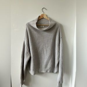 Aritzia Wilfred Montpellier sweater